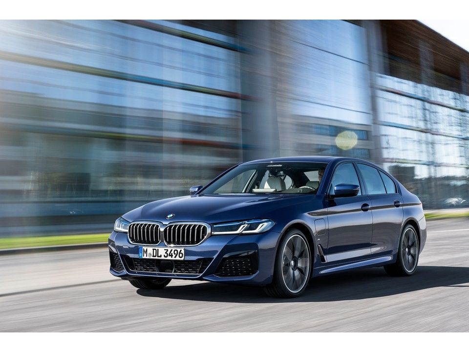 2021_BMW_5_Series_1.jpg