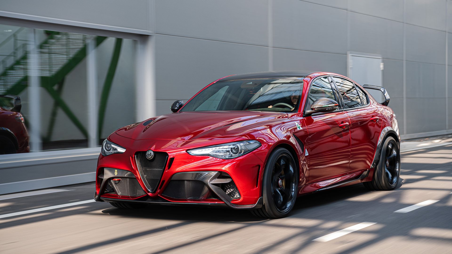 8 Alfa-Romeo-Giulia.jpg