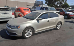 2013 Volkswagen Jetta Sedan Hybrid SEL 2013 Volkswagen Jetta Sedan Hybrid SEL